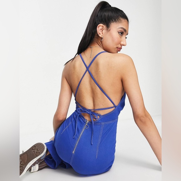 ASOS DESIGN twill strappy back wide leg jumpsuit in denim blue - Picture 4 of 5